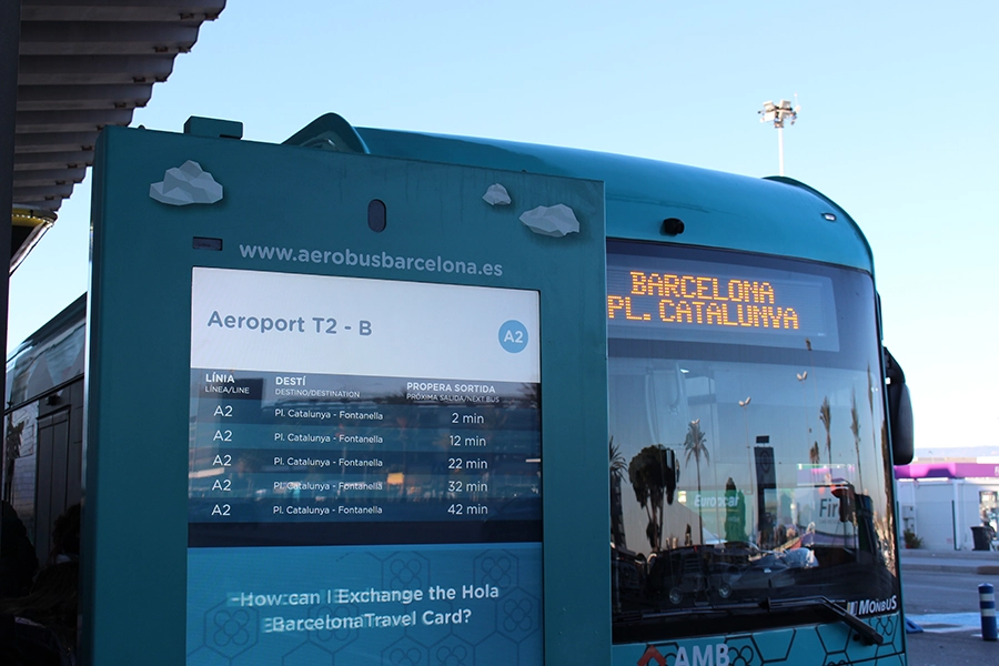 Es la línea de autobús más utilizada para moverse entre el Aeropuerto de BCN y la ciudad.