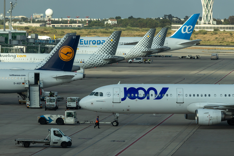L'Aeroport de Barcelona consta de dos terminals. 