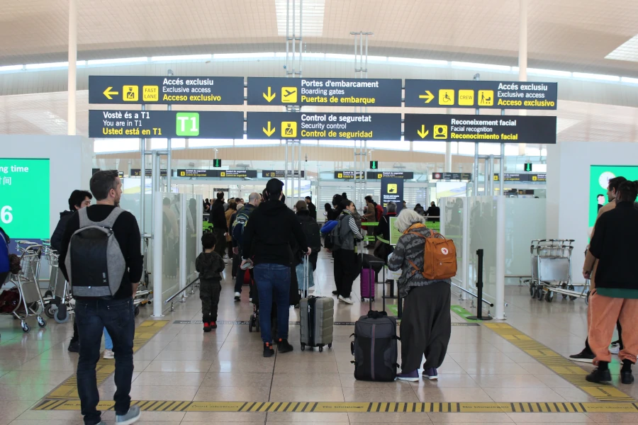 Hall Terminal 1 Barcelona Airport